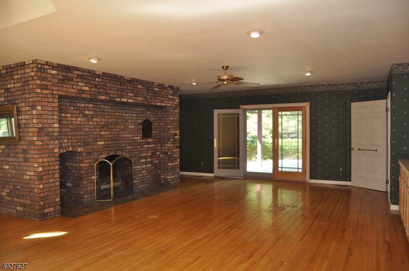138 South St - Photo 1