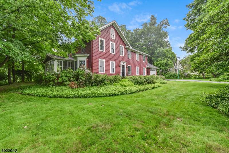 24 Maple St - Photo 1