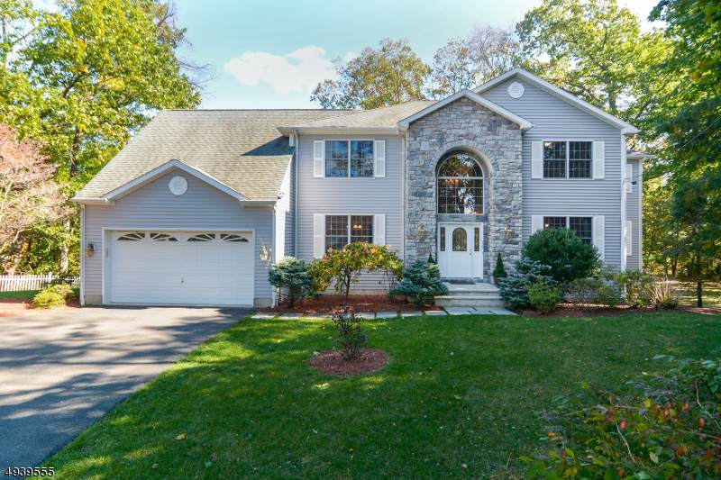 729 Mary Ann Pl - Photo 1