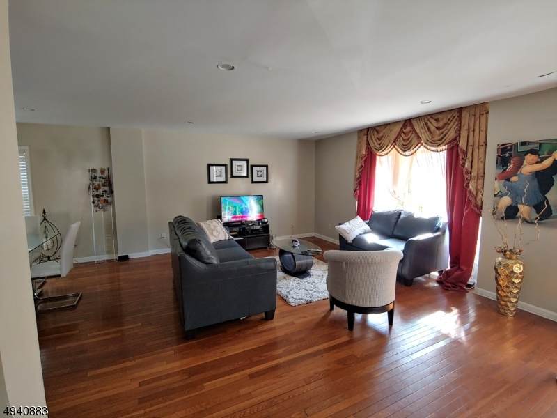 7201 5TH AVE - Photo 1