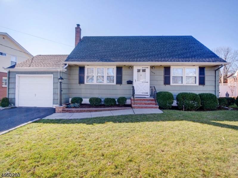 2819 De Witt Ter - Photo 1