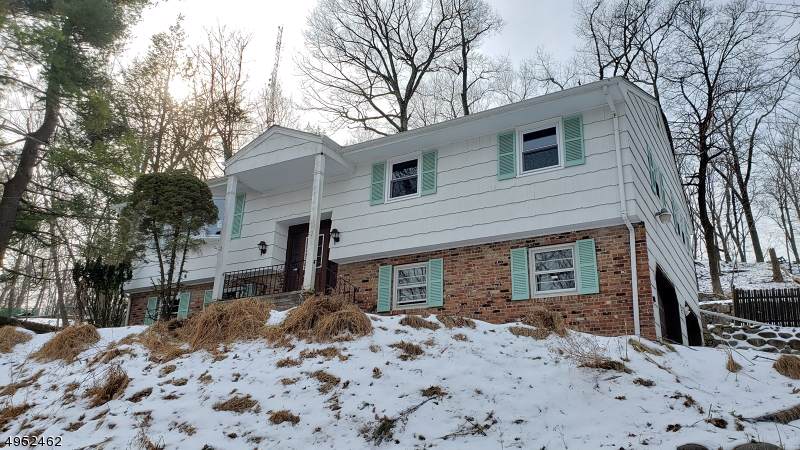 195 Hilltop Ct - Photo 1
