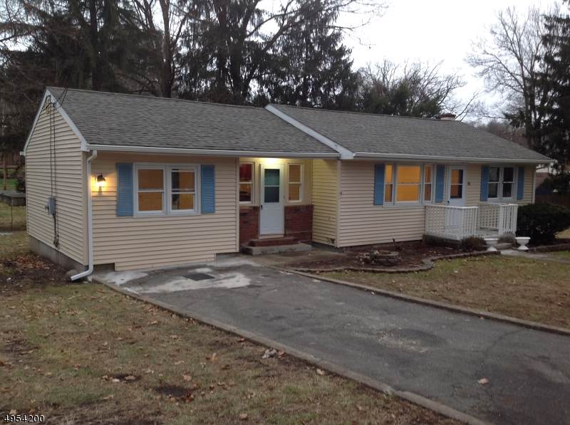 81 Jefferson Ave - Photo 1