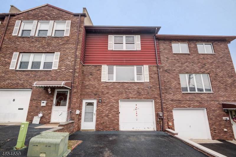 453 Preakness Ave - Photo 1
