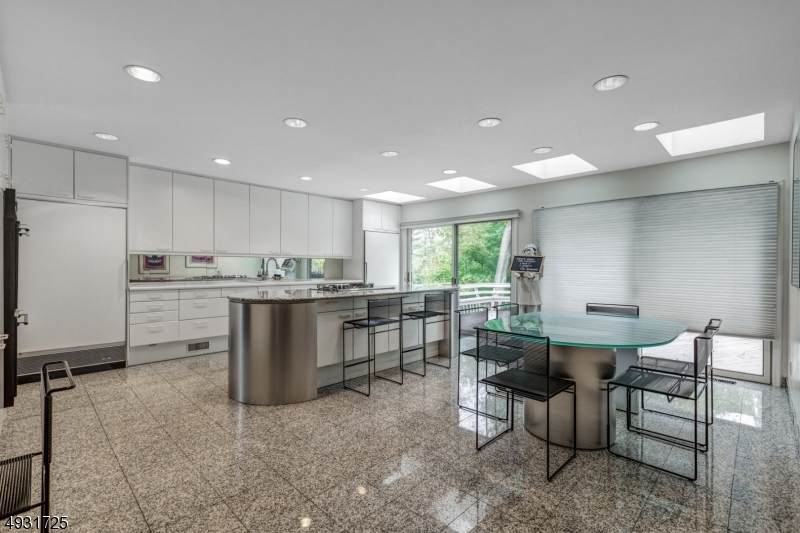 27 Sparta Rd - Photo 1