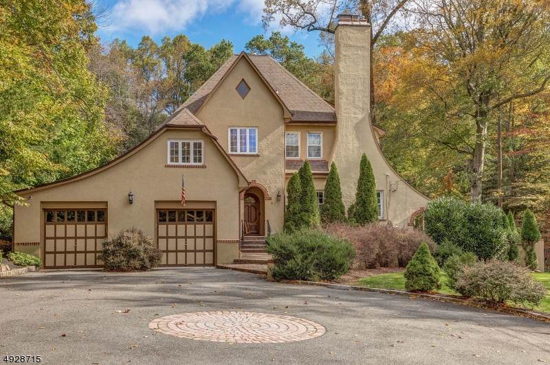 56 Woodcrest Ave - Photo 1