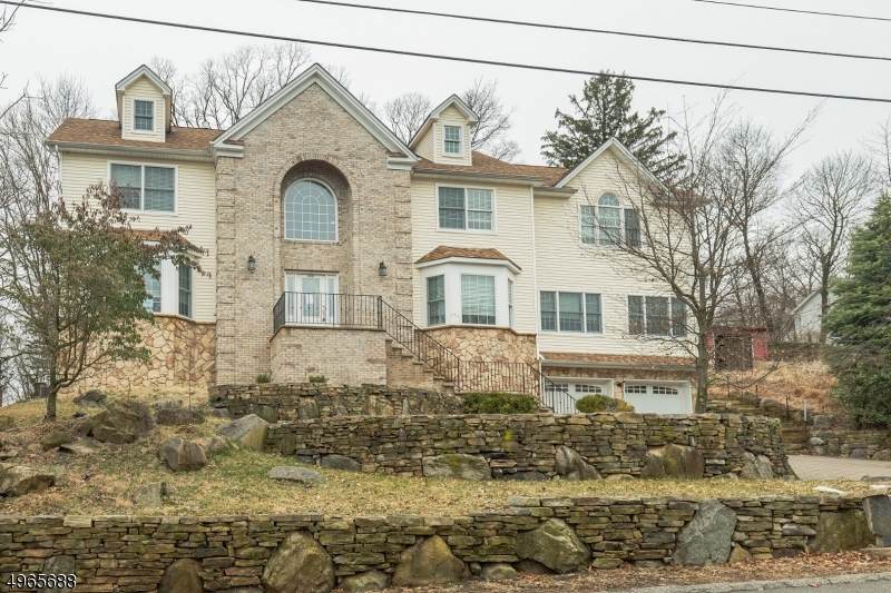 654 Liberty St - Photo 1