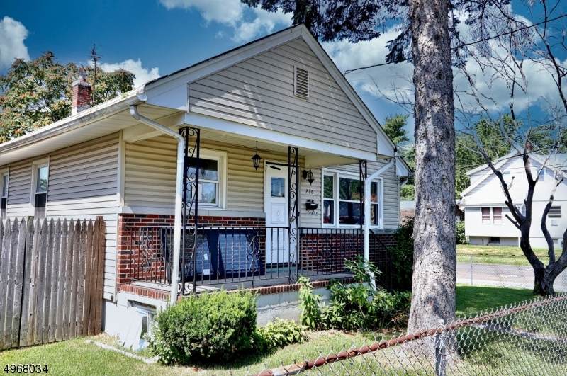 226 Garfield Ave - Photo 1