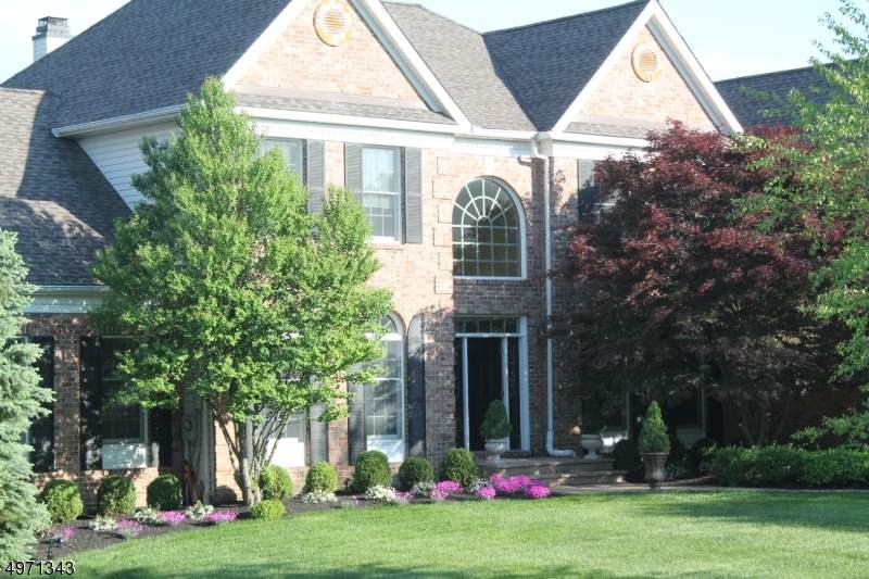 27 Benjamin Pl - Photo 1
