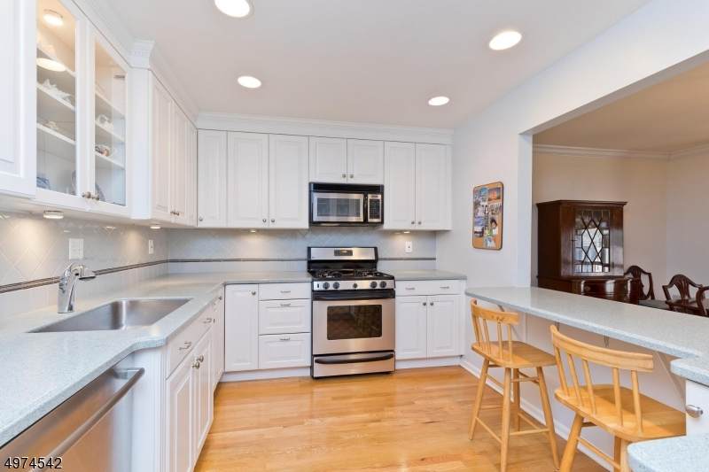 103 Greenwich Ct - Photo 1