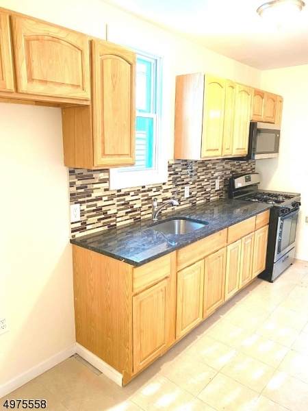 89 Cutler St - Photo 1 89 Cutler St - Photo 1
