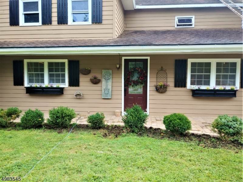 54 Lilac Dr - Photo 1