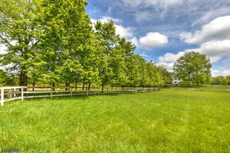150 Cowperthwaite Rd - Photo 1