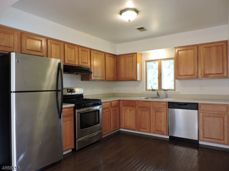 315 Livingston St - Photo 1