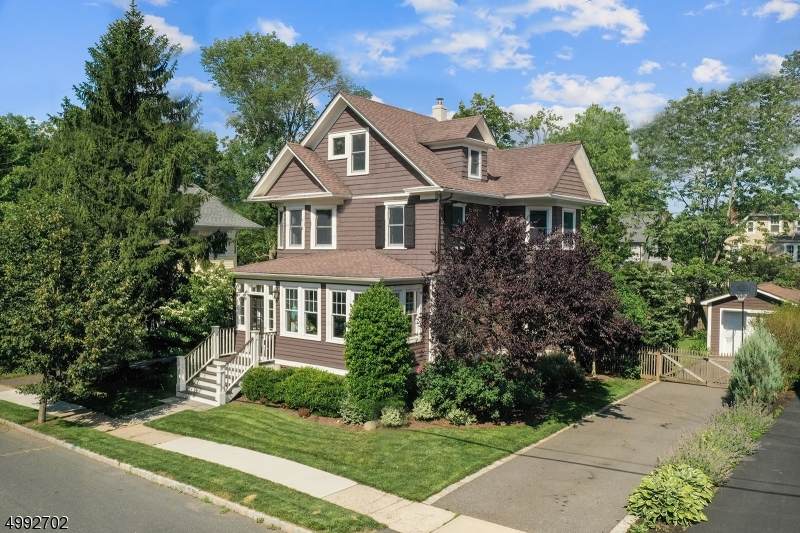 32 N Hillside Ave - Photo 1