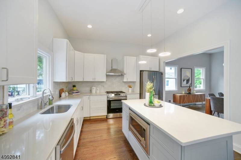 122 Fairview Ave - Photo 1