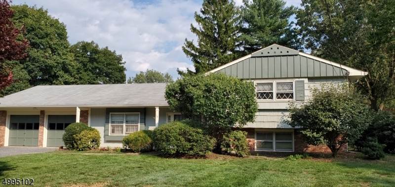 19 Jamestown Rd - Photo 1