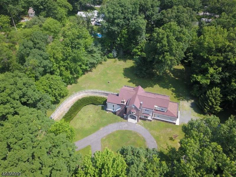 32 Schoolhouse Rd - Photo 1