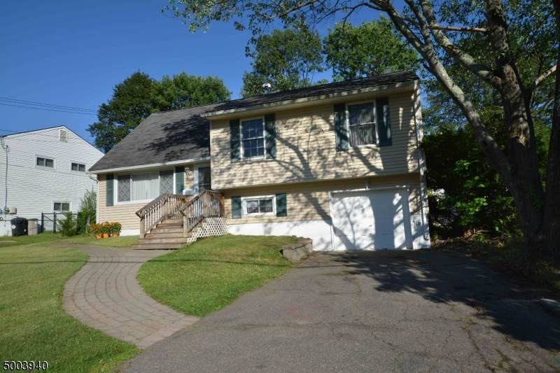 224 Perry St - Photo 1