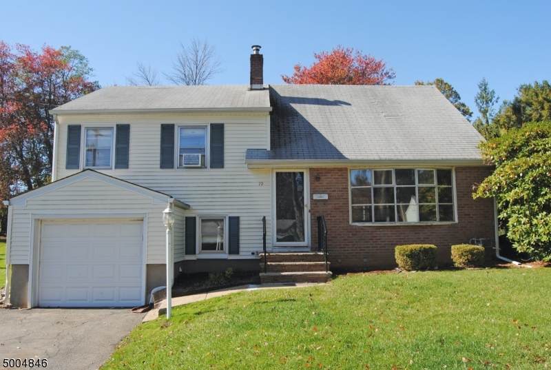 19 Alan Ln - Photo 1