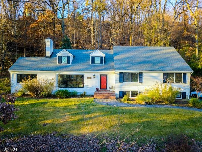1841 Woodland Terrace - Photo 1