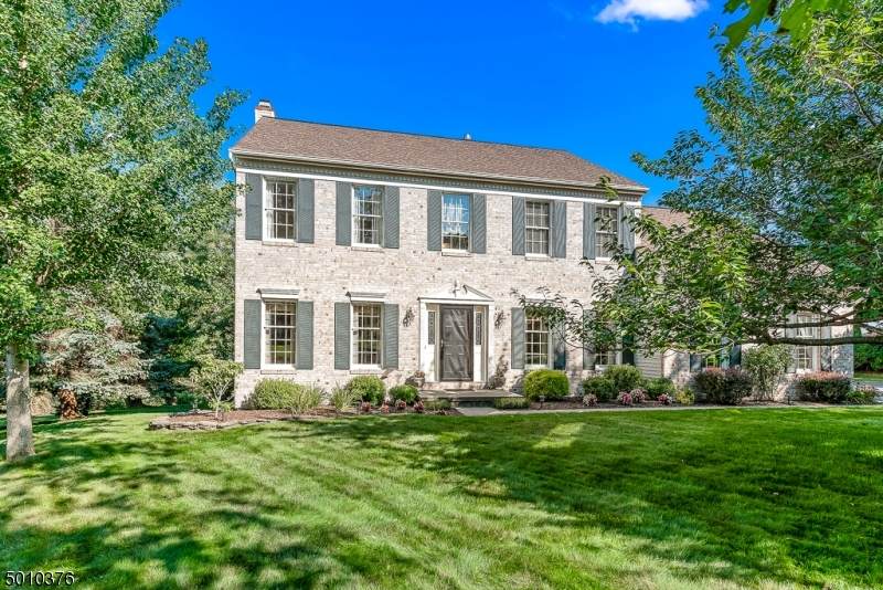 8 Baltusrol Ave - Photo 1