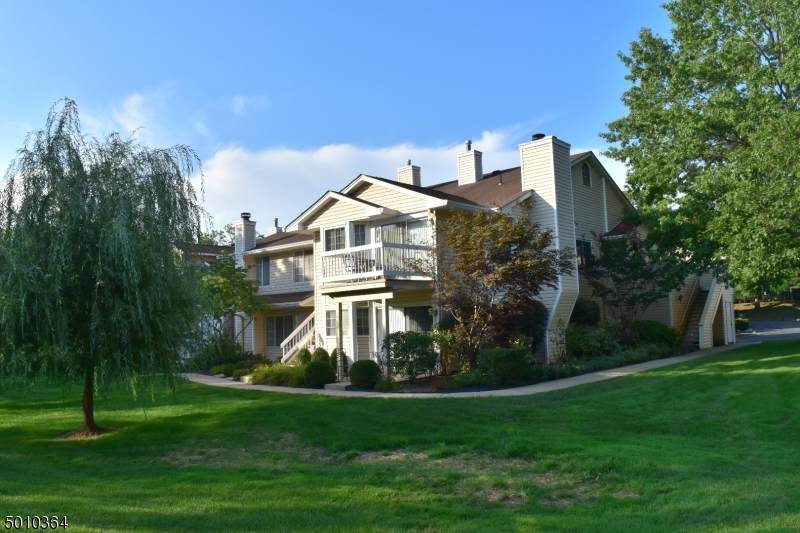 31 Fieldstone Rd - Photo 1