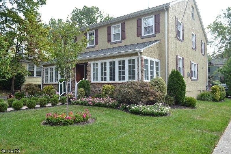 402 E Dudley Ave - Photo 1