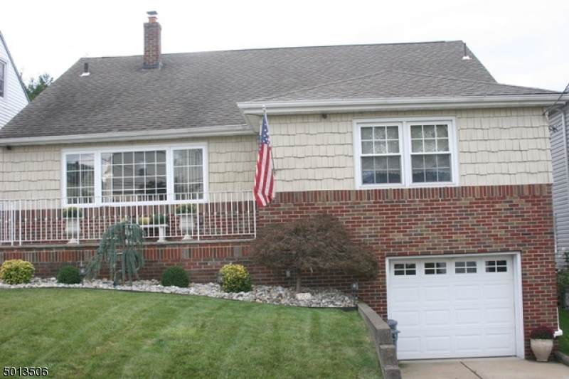 24 Linden Ave - Photo 1