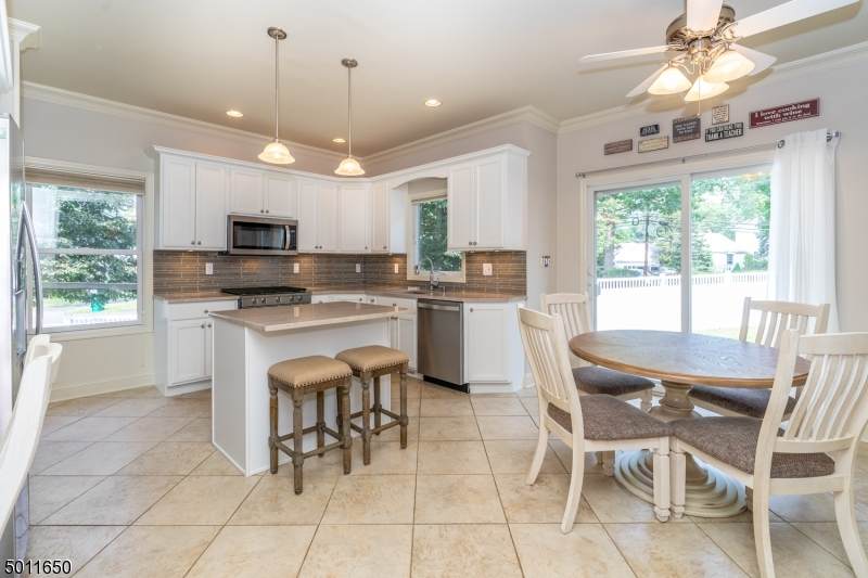 6 Nicole Ct - Photo 1