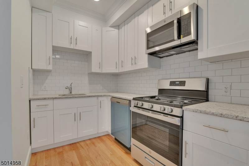 354 E South Ave - Photo 1