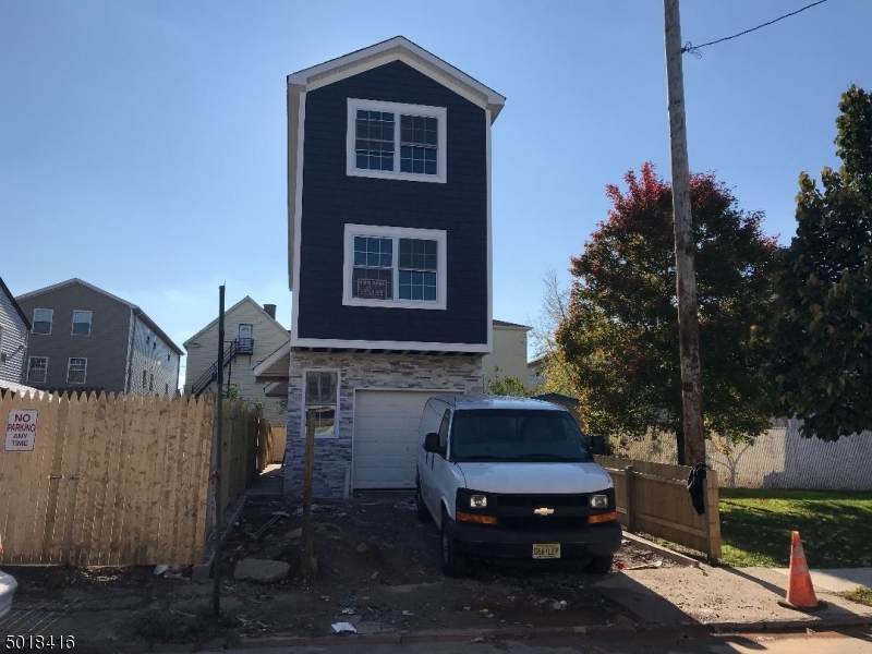 1034 William St - Photo 1
