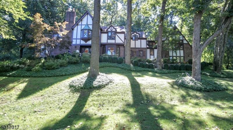 88 Susan Dr - Photo 1