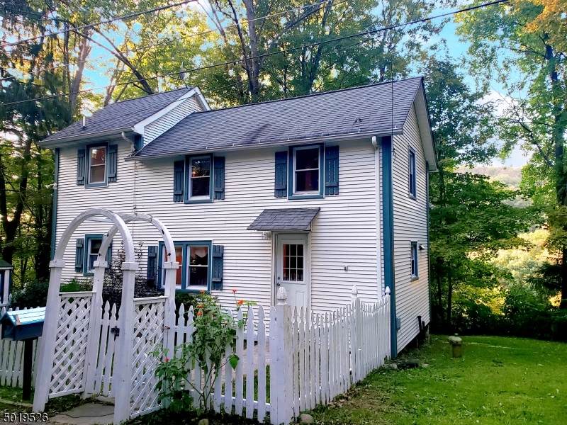 15 Laceytown Rd - Photo 1