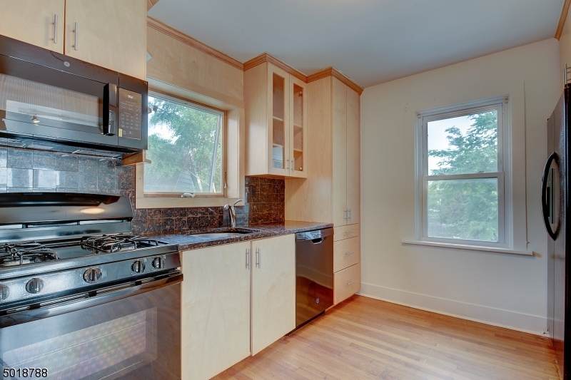 26 Beauvoir Ave - Photo 1