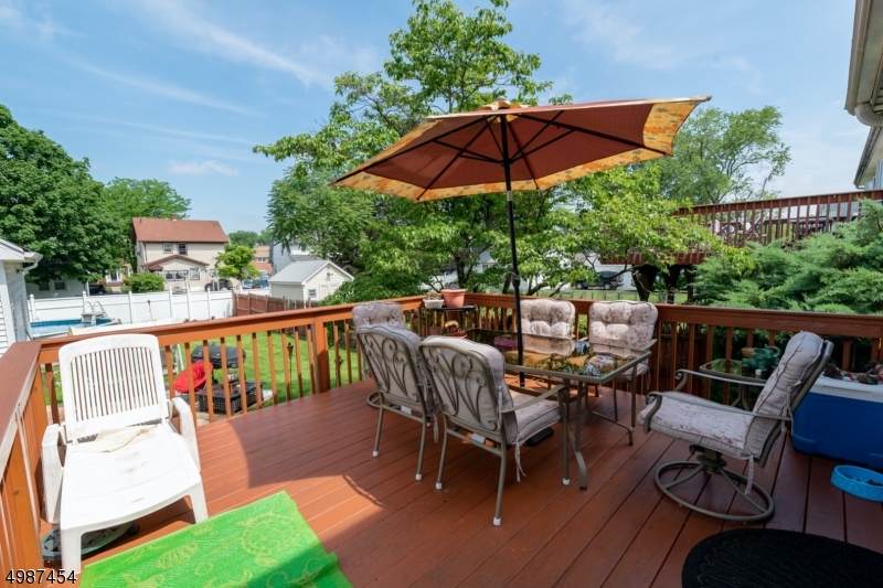 740 Colonial Ave - Photo 1