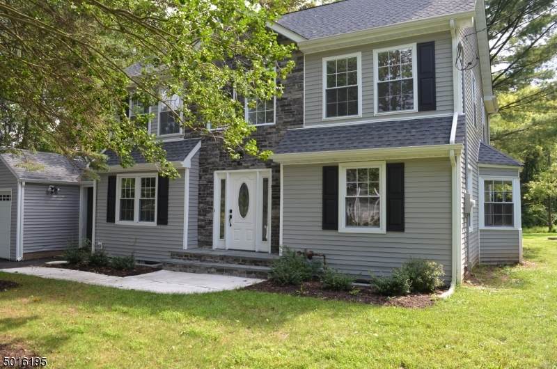 178 W Oak St - Photo 1