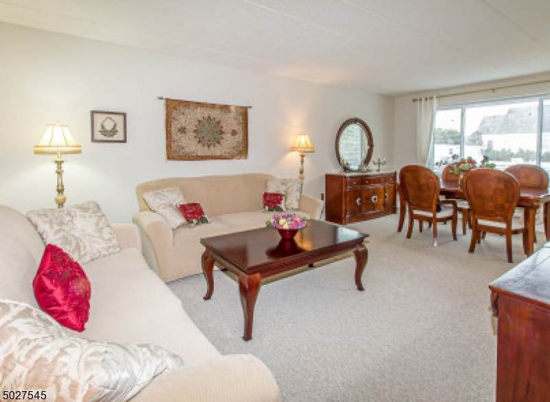 190 Morris Ave Unit 3C - Photo 1