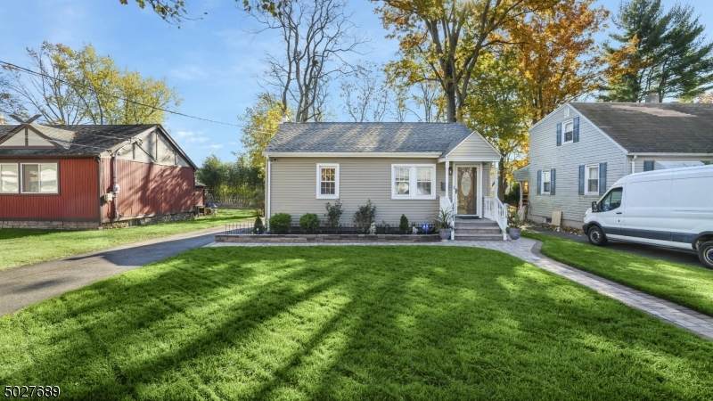 1717 Myrtle Ave - Photo 1