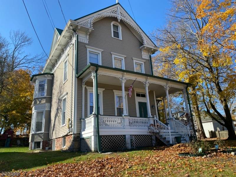 10 Ledgewood Ave - Photo 1