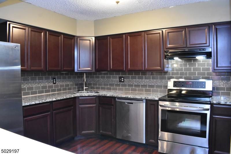 10 Howard Ct - Photo 1