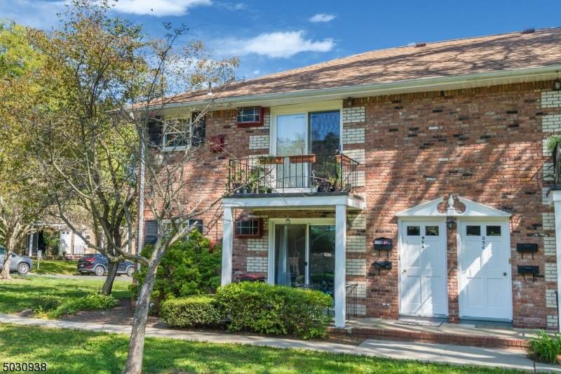 320 South St 5A - Photo 1