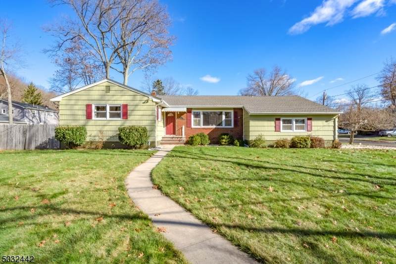 2 Kipling Ln - Photo 1