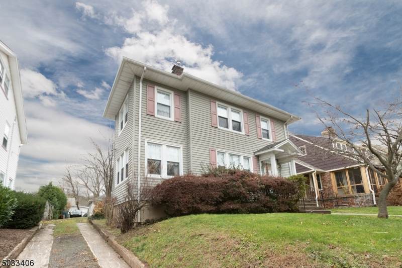 216 Kingsland Ter - Photo 1