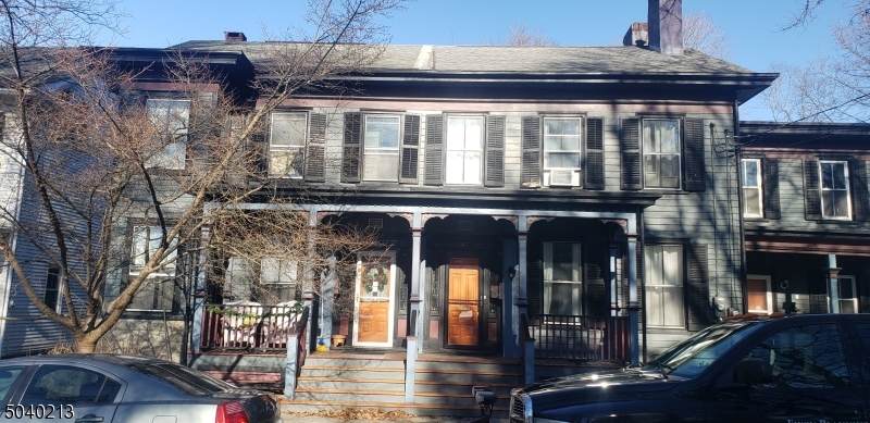 313 2ND ST - Photo 1