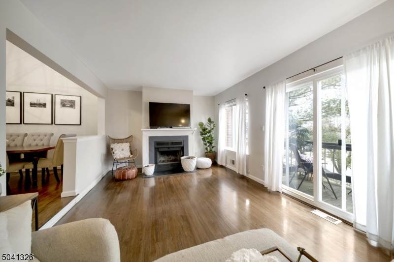 4 Mount Vernon Sq - Photo 1