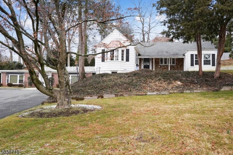 709 Springfield Avenue - Photo 1