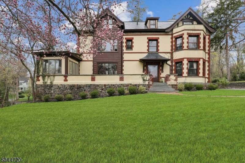 79 Highland Ave - Photo 1