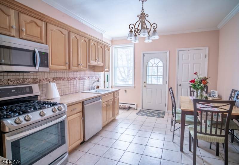 132 Heckel St - Photo 1