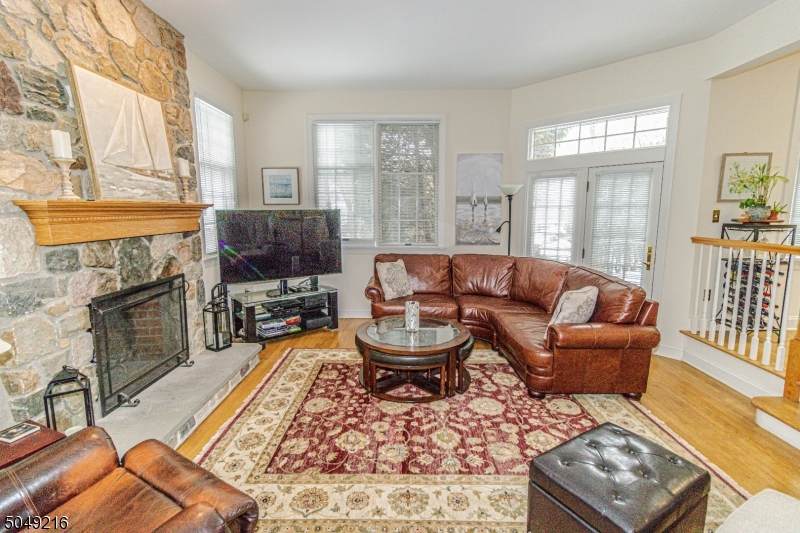 7 Cowdray Pkwy - Photo 1